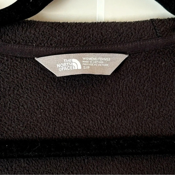 The North Face Women’s Small Black Hooded Jacket Recover Up, Lightweight - Picture 11 of 12